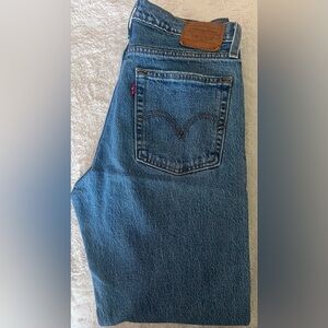 LEVI’S WEDGIE STRAIGHT JEANS